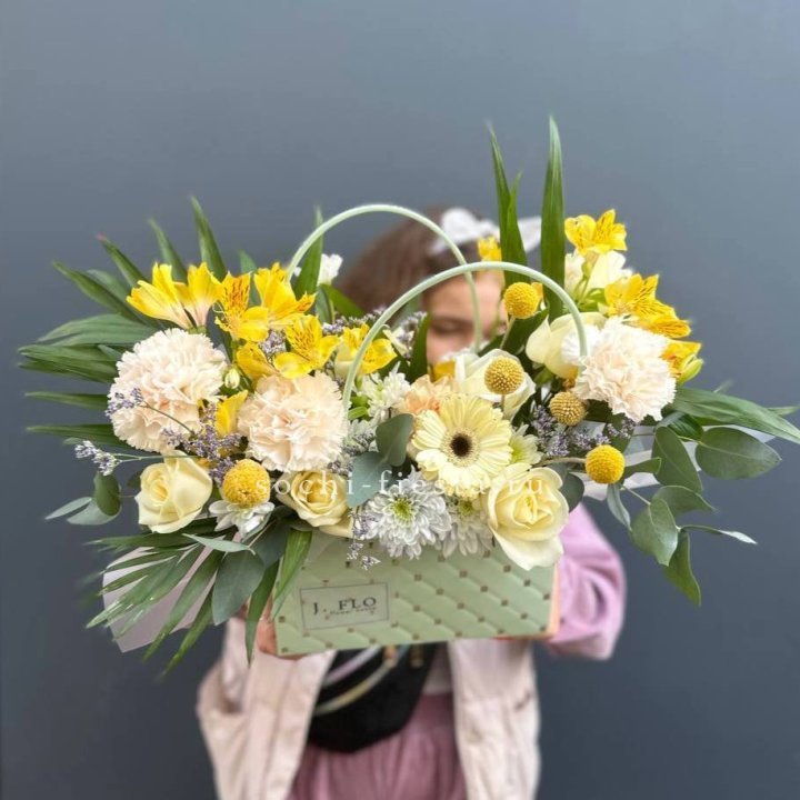 Сумочка с розами "Эпиа" в Перми