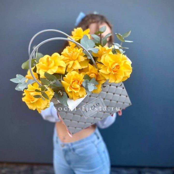 Сумочка с розами "Эдель" в Перми