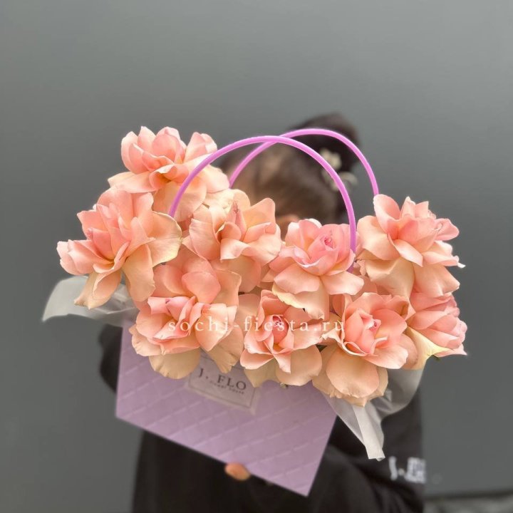 Сумочка с розами "Кети" в Перми