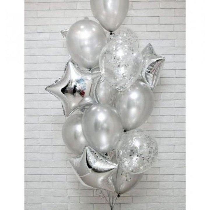 Фонтан шаров "Сильвер мун" в Перми