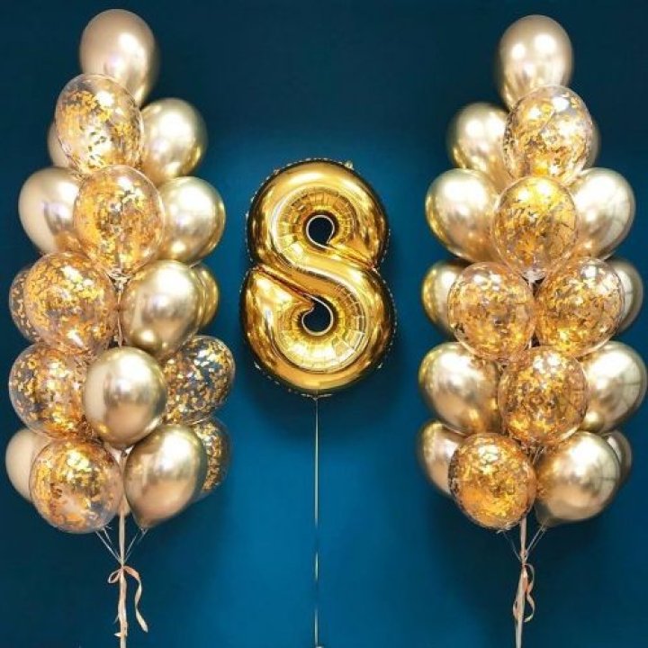 Цифра с фонтанами шаров  в Перми