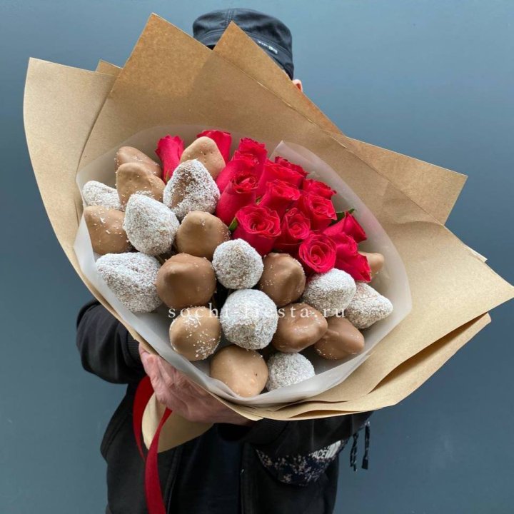 Розы и клубника в шоколаде Мерси в Перми