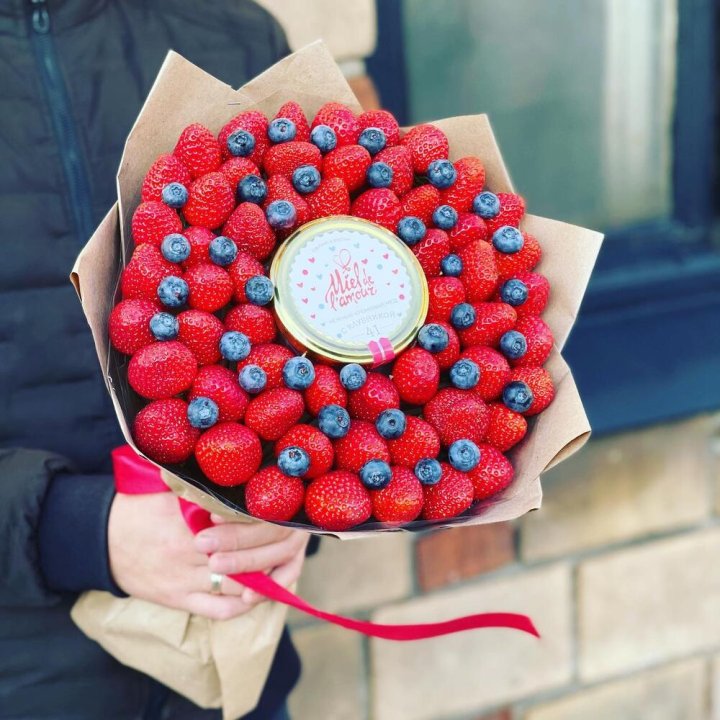 "Клубника и мёд" в Перми