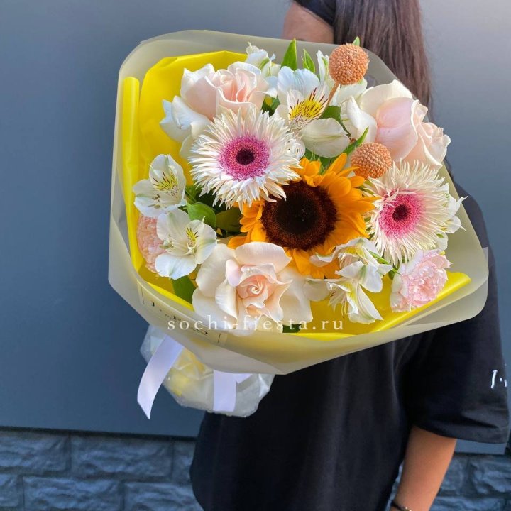 Букет с подсолнухом "Елоу" в Перми