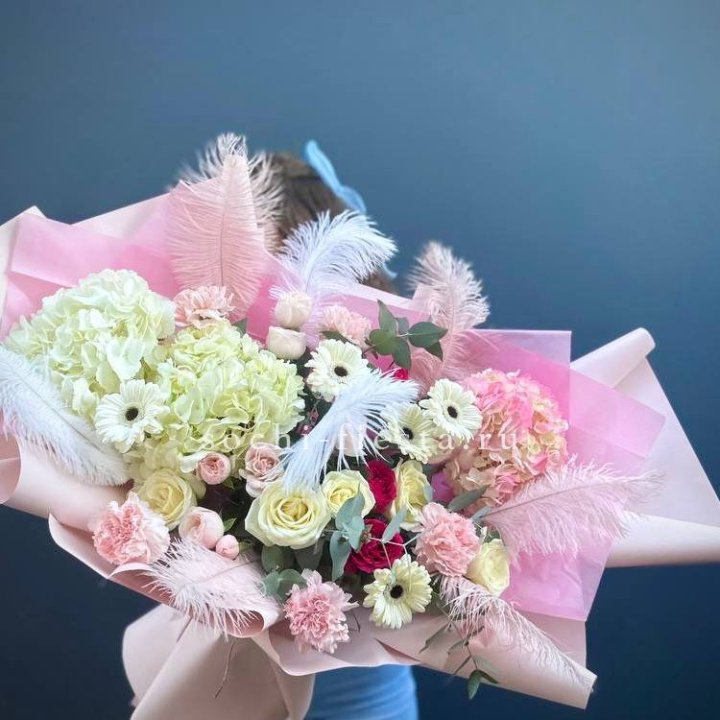 Дизайнерский букет "Валенсия-3" в Перми