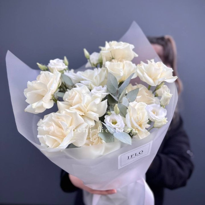 Букет французских роз и эустомы  в Перми