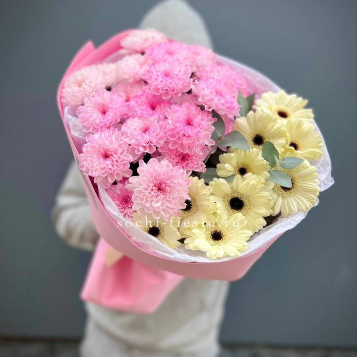 Дуо хризантем и гербер в Перми