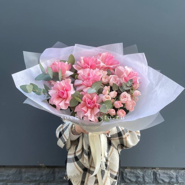 Букет французских и пионовидных роз  в Перми