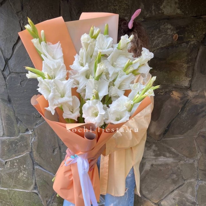 Букет белых гладиолусов  в Перми