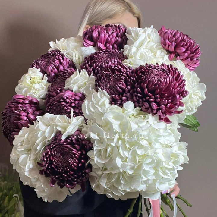 Охапка Бигуди и гортензий в Перми