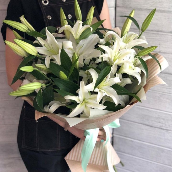 Букет белых лилий в Перми