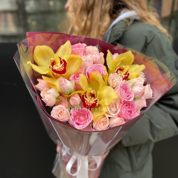  Букет орхидей и роз Есенья в Перми