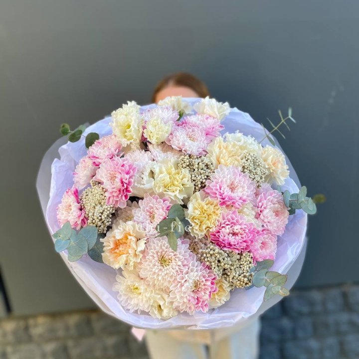 Букет из стойких цветов  в Перми