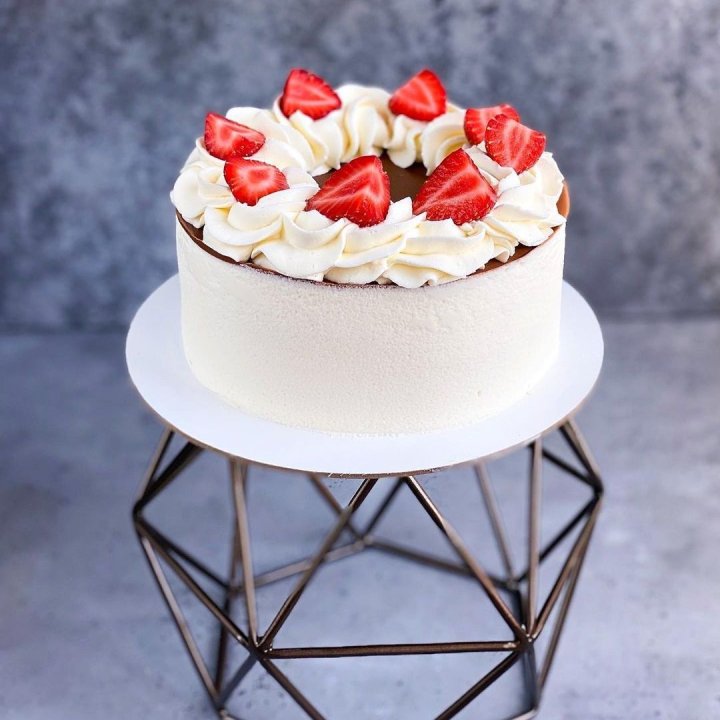 Торт "Клубника со сливками" в Перми