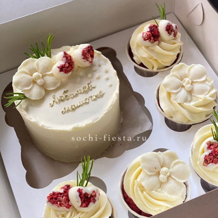 Капкейки и бенто-торт "Мамочке" в Перми