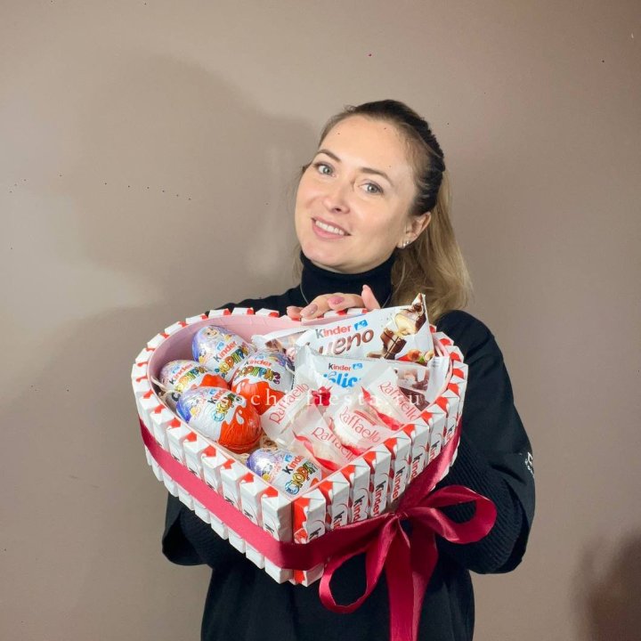 Подарочный набор сердце с Киндерами в Перми