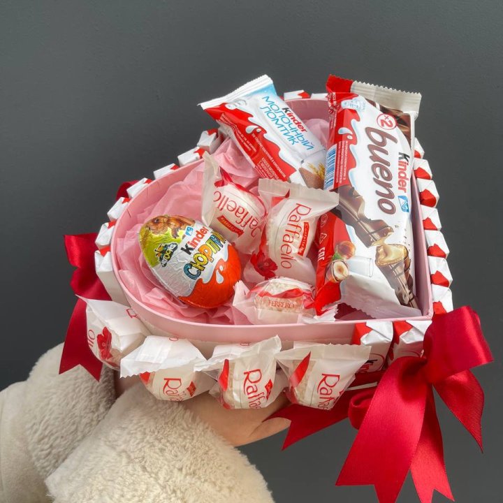 Бокс киндерами и раффаэлло в Перми