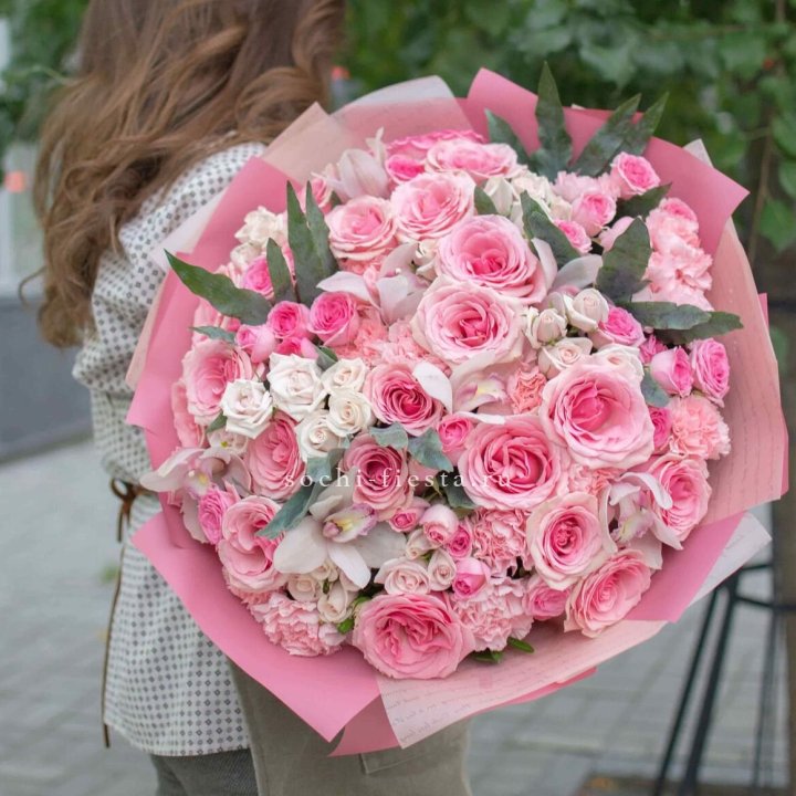 Дизайнерский букет "Барби" в Перми