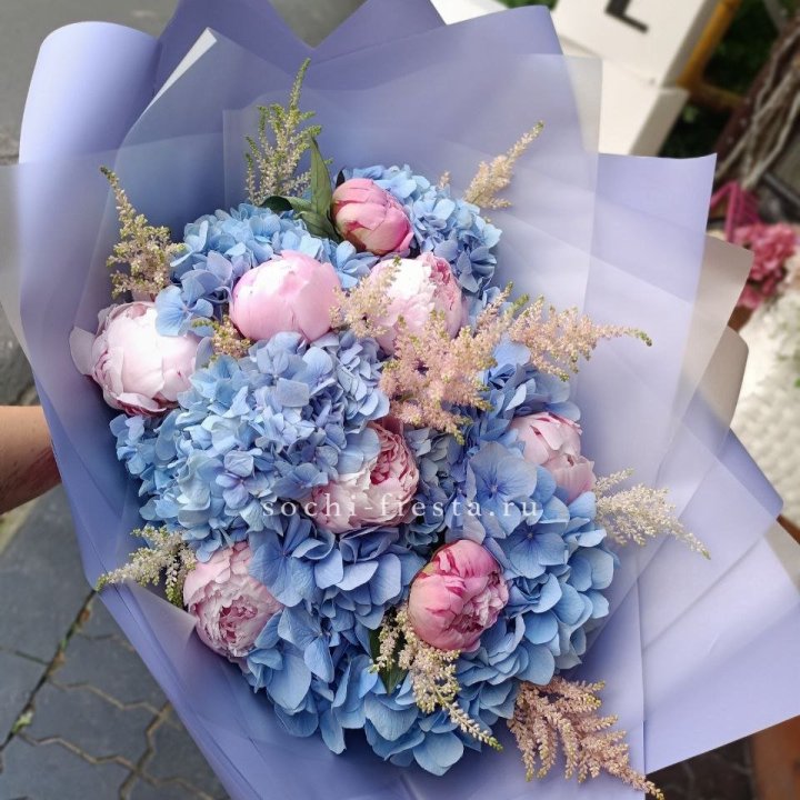 Дизайнерский букет с гортензией №3 в Перми