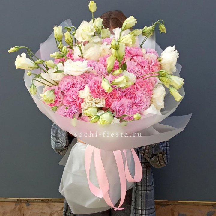 Букет из эустом и диантусов  в Перми