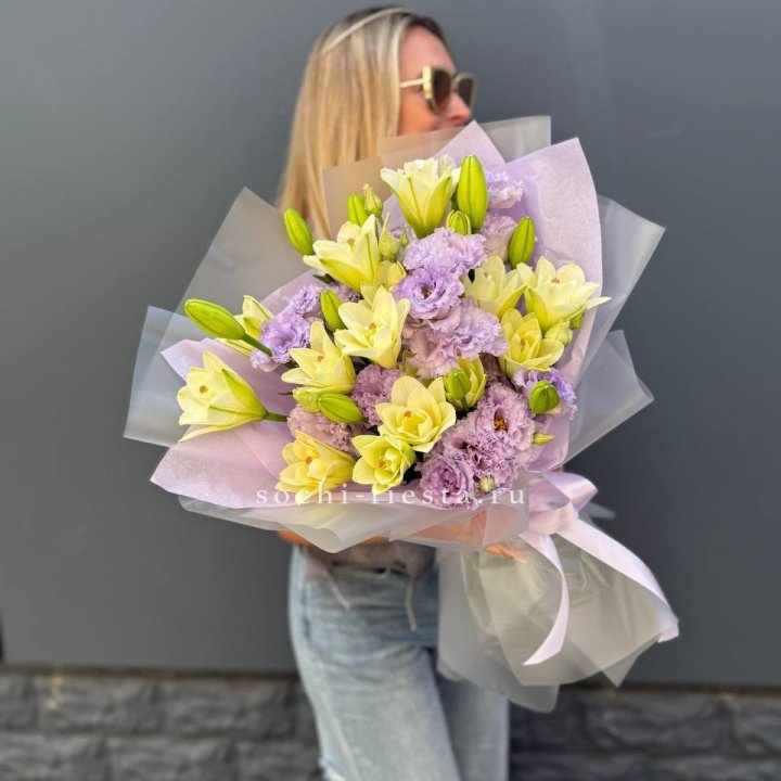  Букет лилий и эустом в Перми