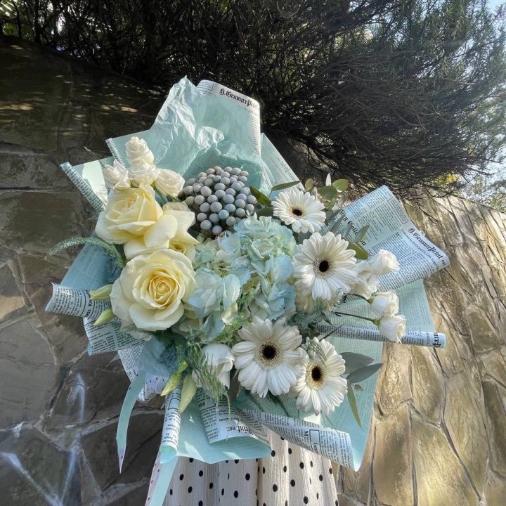 Дизайнерский букет "Линдж-блю" в Перми