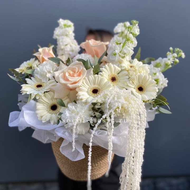 Цветы в джутовом кашпо "Валери" в Перми