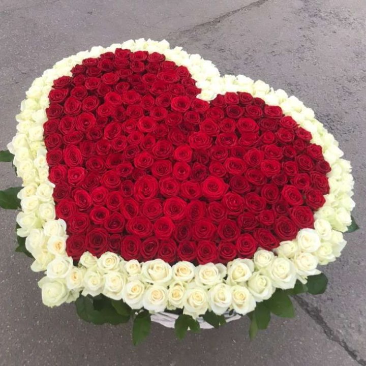 333 розы в корзине в Перми
