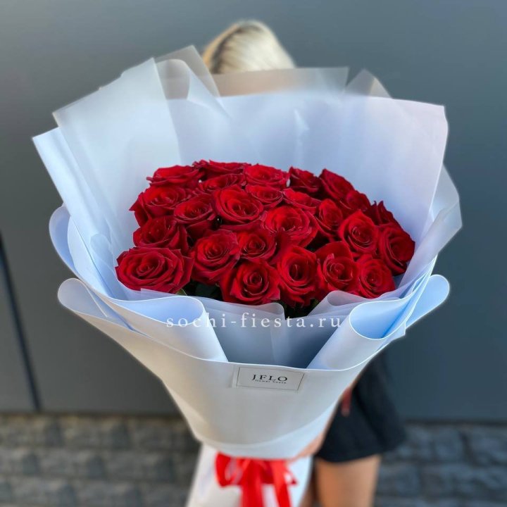 25 высоких роз  в Перми