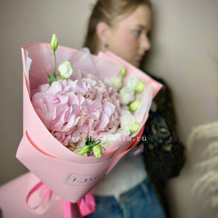 Букет с гортензией №2 в Перми