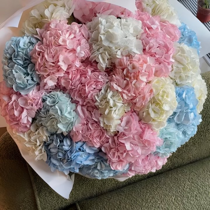 Букет гортензий микс в Перми