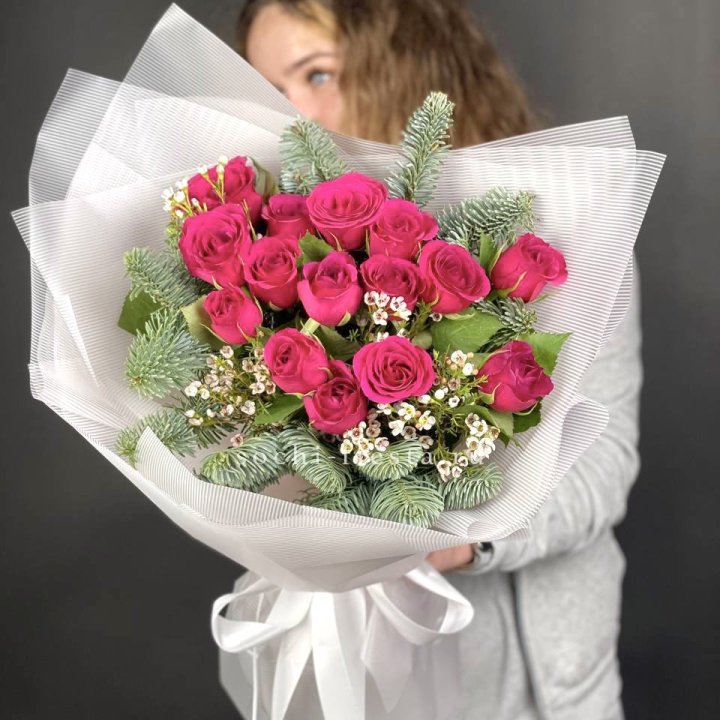 Новогодний букет Елки и Розы в Перми