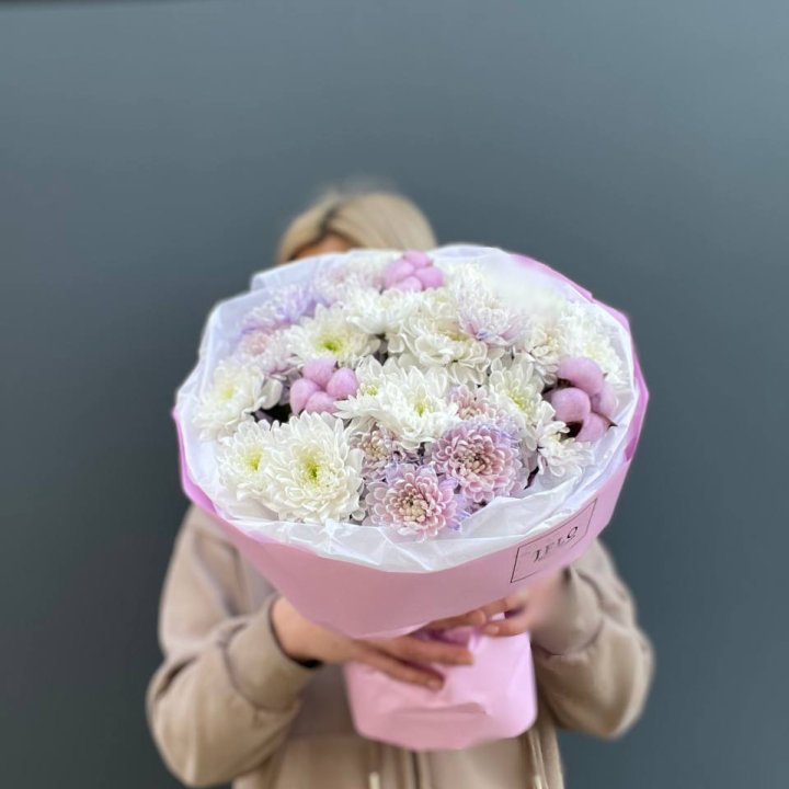 7 нежных хризантем в Перми