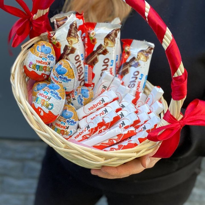 Корзина с киндерами  в Перми