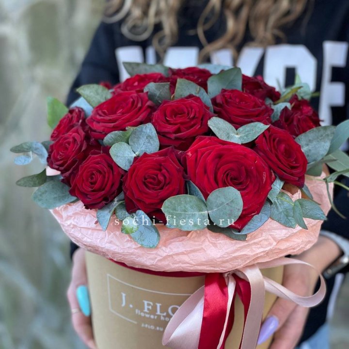21 Красная роза в боксе №1 в Перми