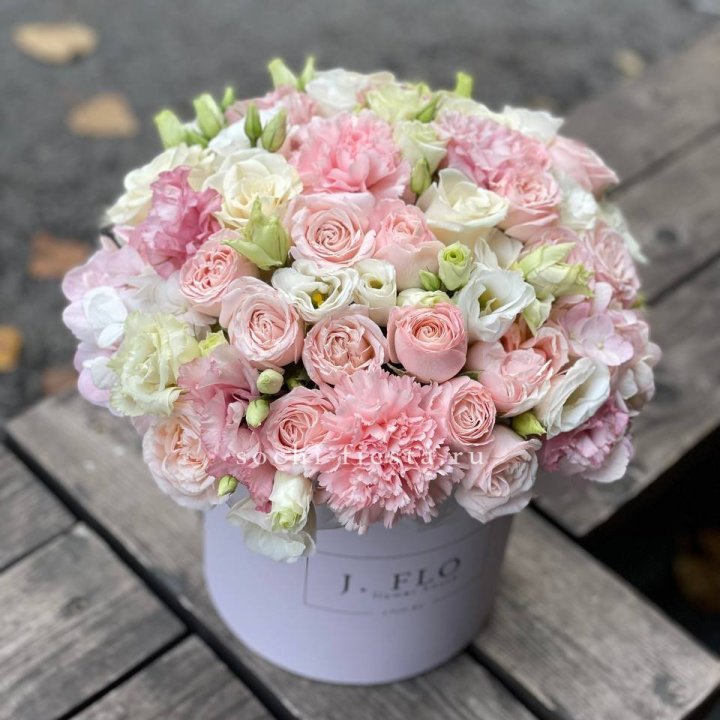 Цветочный бокс "Люксур" в Перми