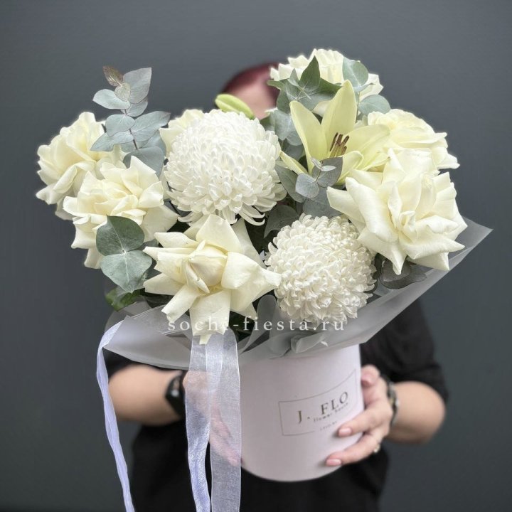 Цветы в шляпной коробке  в Перми