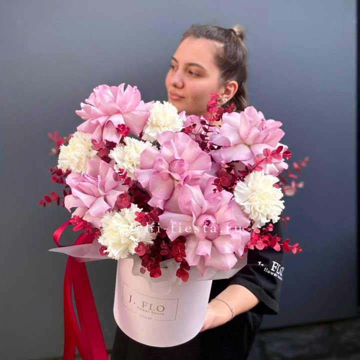 Бокс с французскими розами "Вела вита" в Перми