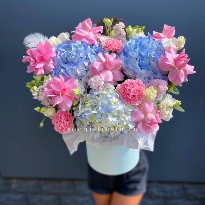 Коробка с цветами "Лемия" в Перми