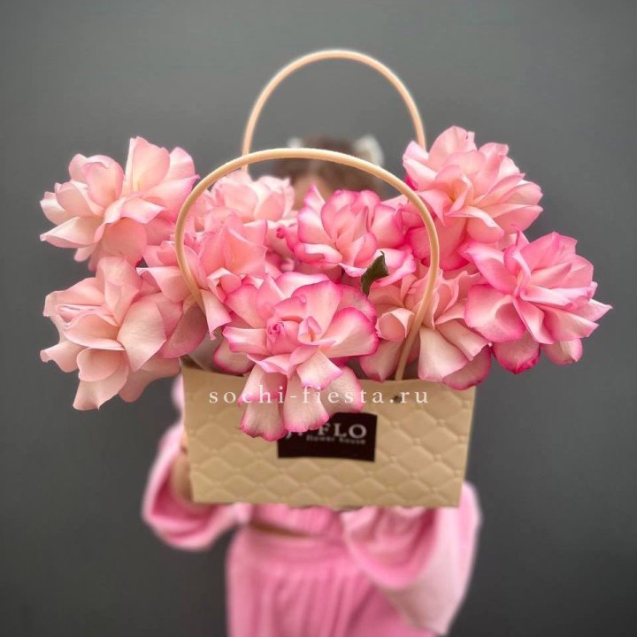 Сумочка розовых роз Венди в Перми