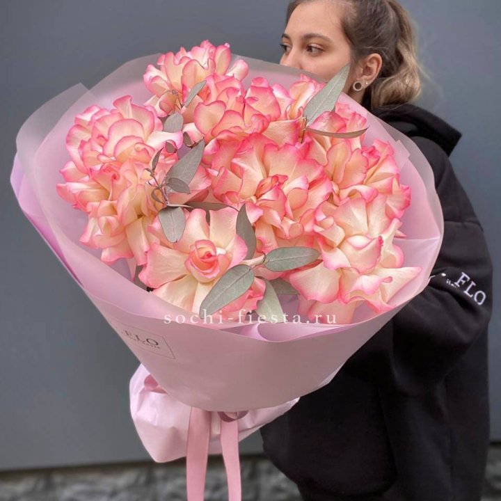 9 французских роз Джумилия в Перми