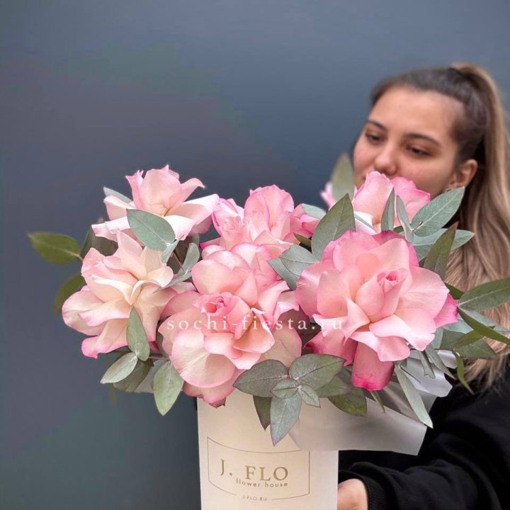 7 Французских роз в боксе в Перми