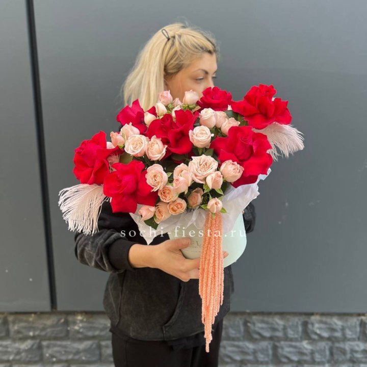 Бокс с нежными розами  в Перми