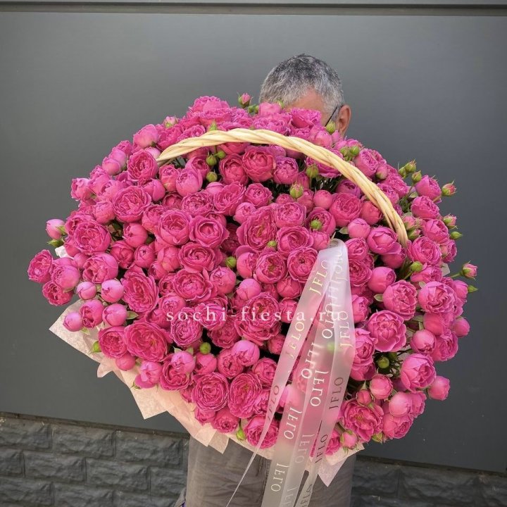 Корзина роз Мисти Баблс 151 в Перми