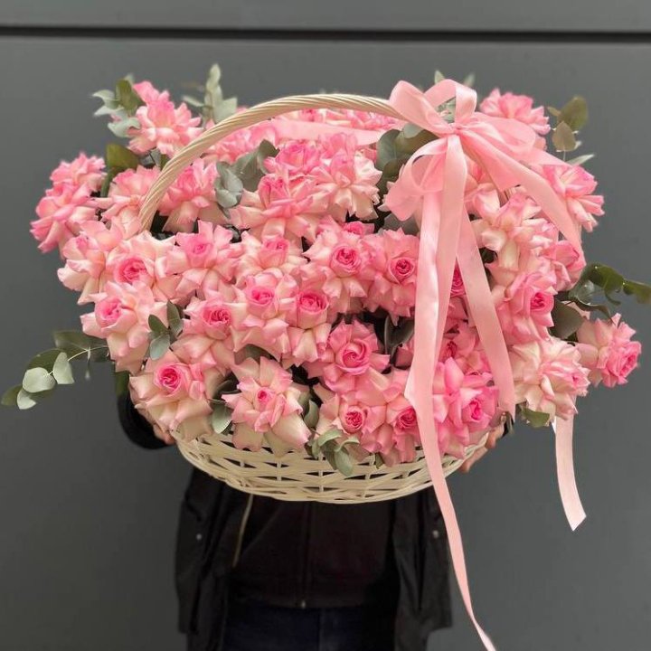 51 розовая роза в корзине в Перми