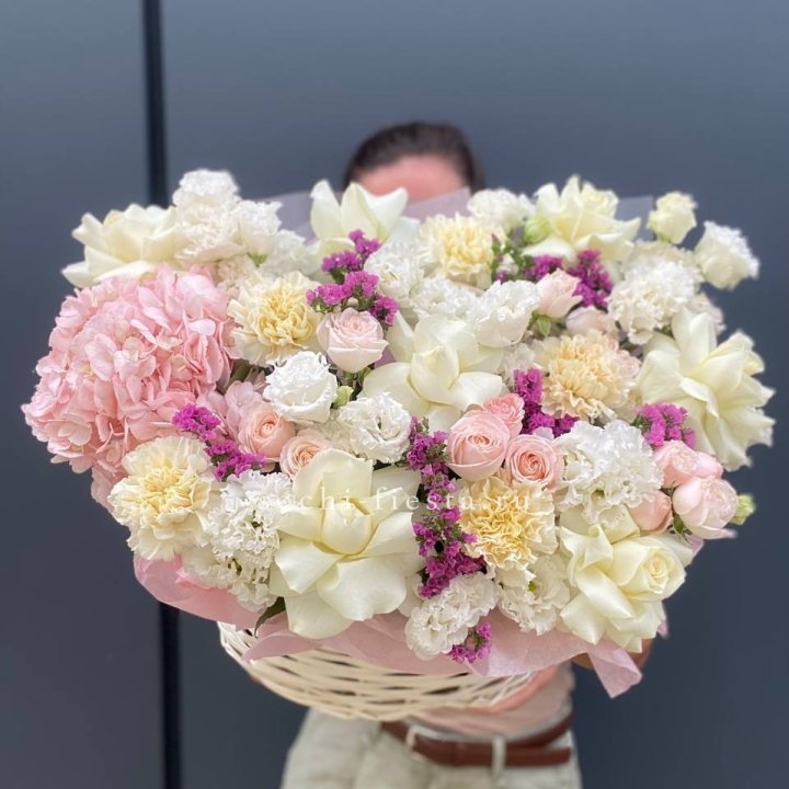 Корзина "Воздушная нежность" в Перми