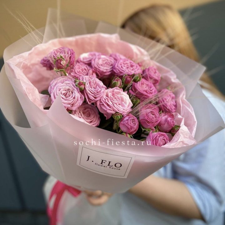 Пионовидные розы Мадам Бомбастик Pink в Перми