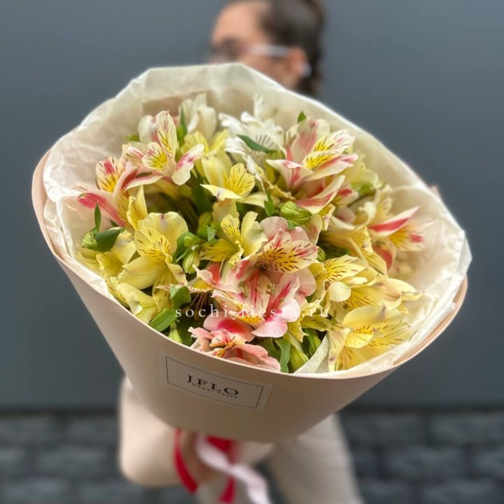 Альстромерии в нежном оформлении в Перми