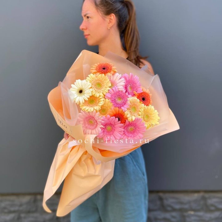 Букет разноцветных гербер в Перми