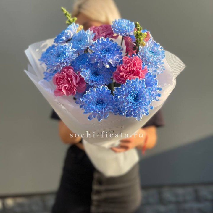 Букет сборный с хризантемой в Перми